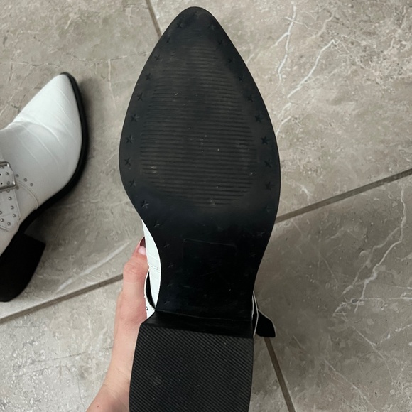 Steve Madden Andy White Crocodile Boots - Picture 6 of 9